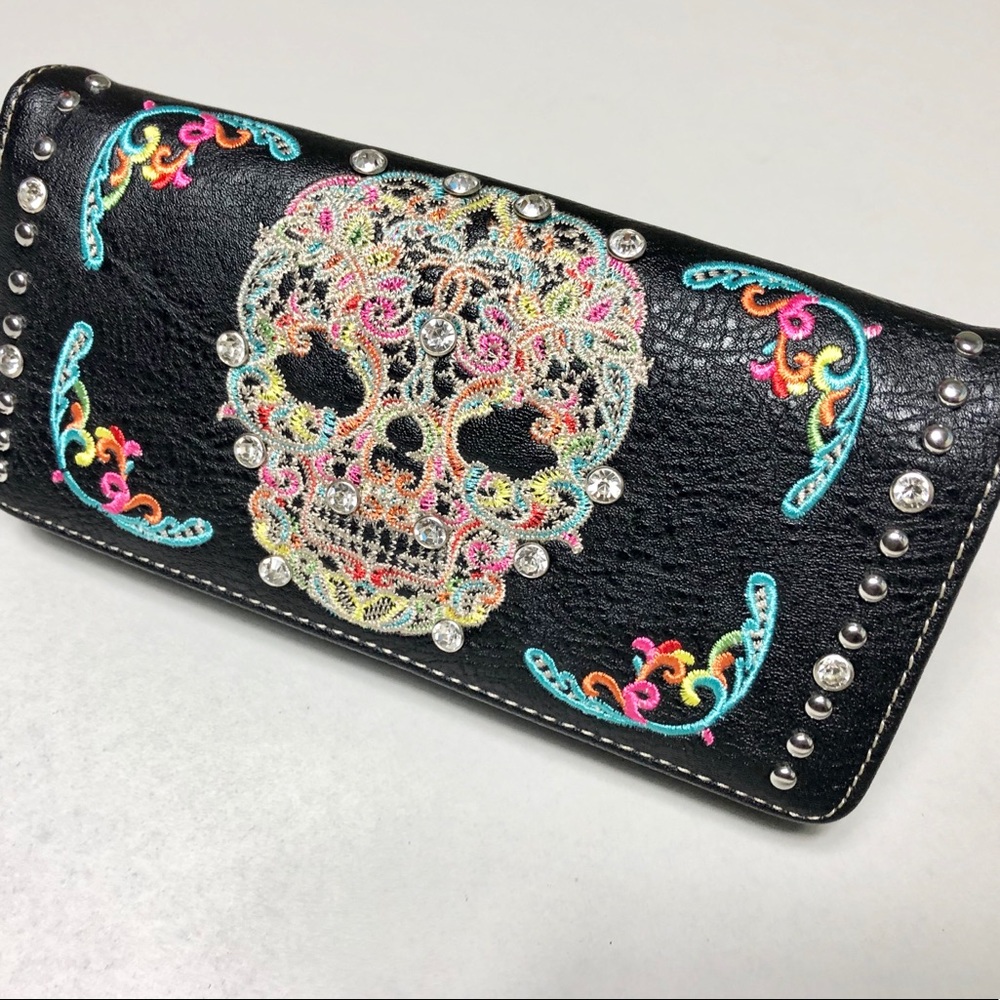 Montana West Embroidered Skull Black Wristlet Missing One Crystal - Picture 2 of 8